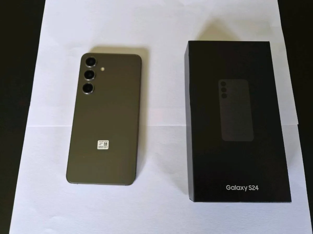 Samsung Galaxy S24 - Image 2