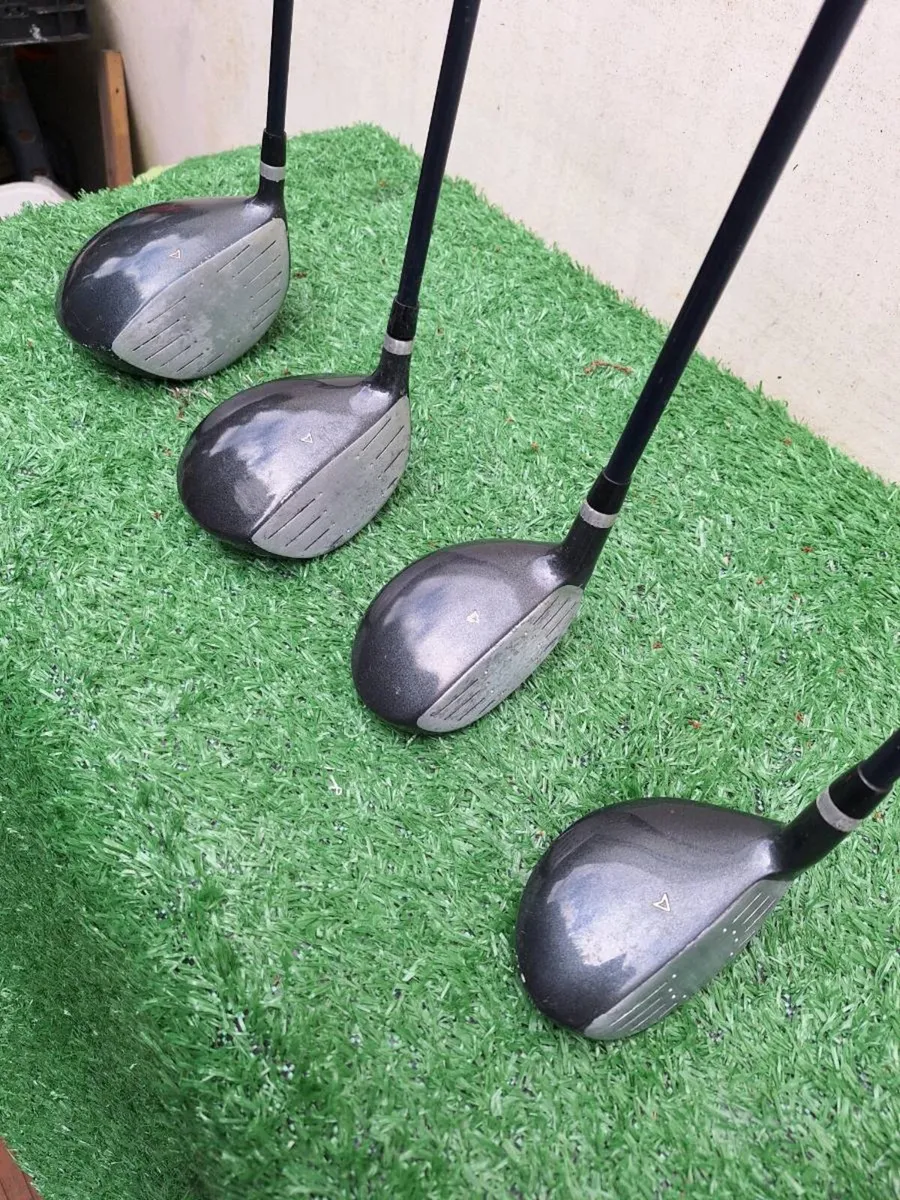 Golf clubs, full matching Wilson set and bag. - Image 3