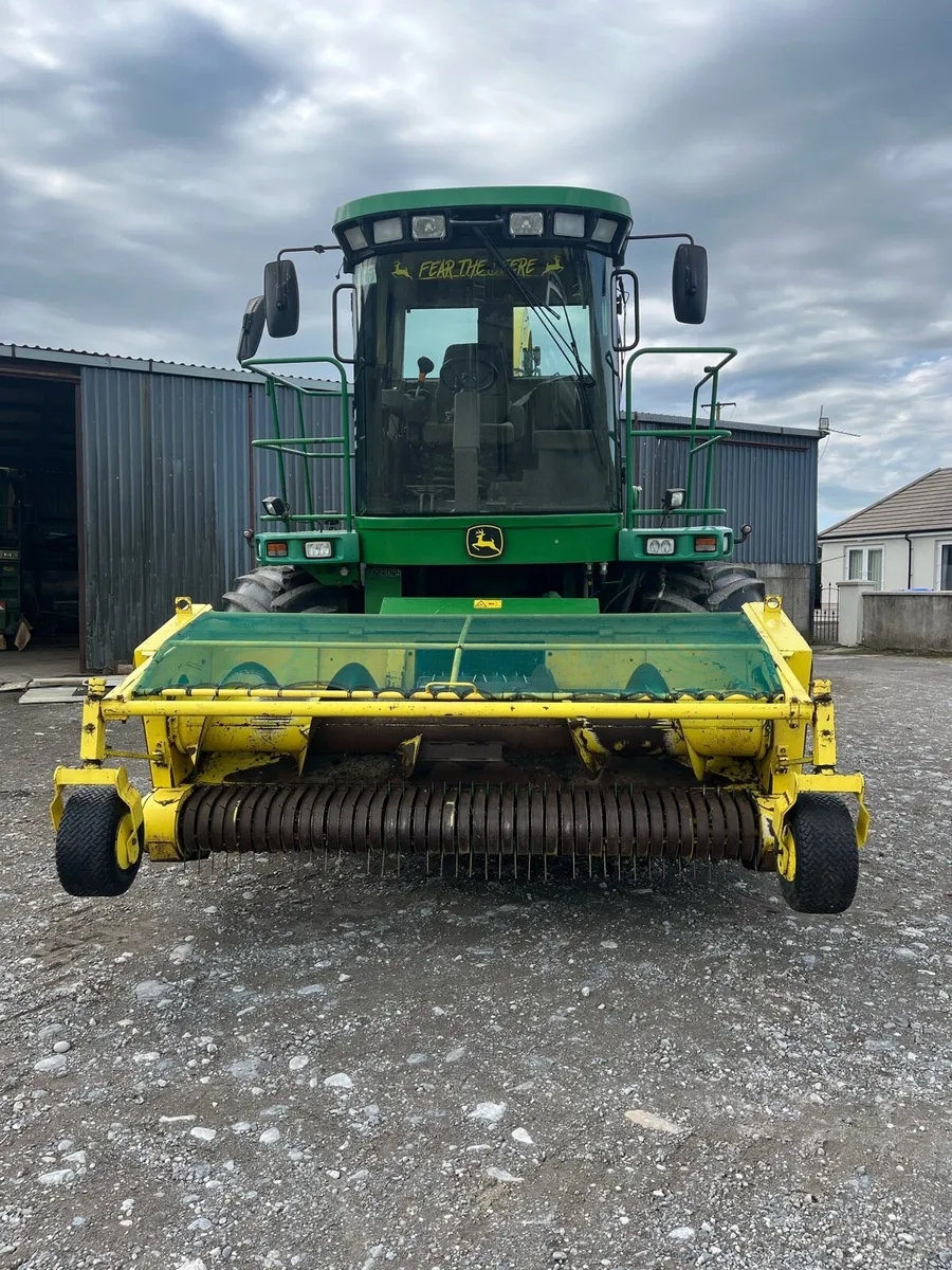 John Deere 7500 Harvester - Image 4