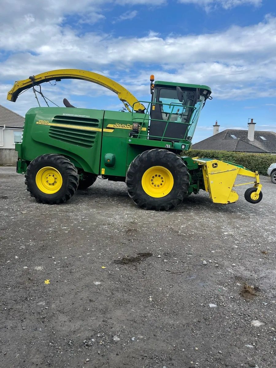 John Deere 7500 Harvester - Image 2