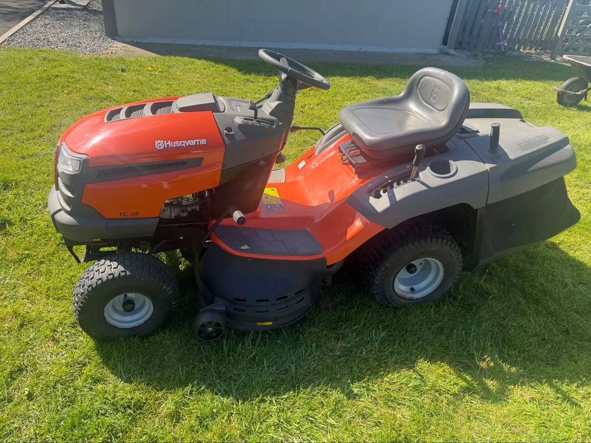 Husqvarna ride on lawnmower - Image 2