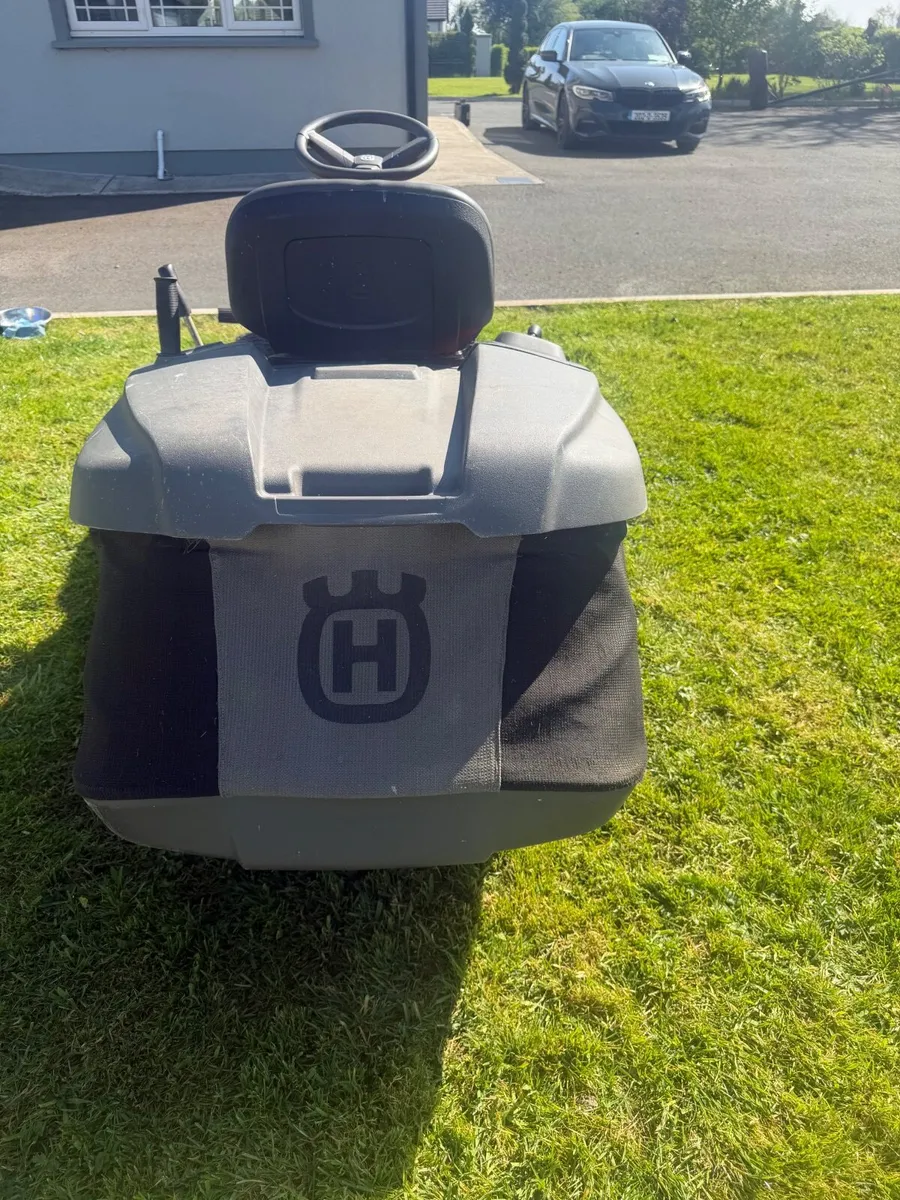Husqvarna ride on lawnmower - Image 4