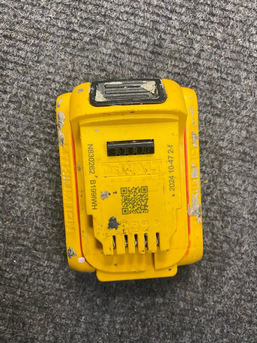 DeWalt 2Ah Battery - Image 2