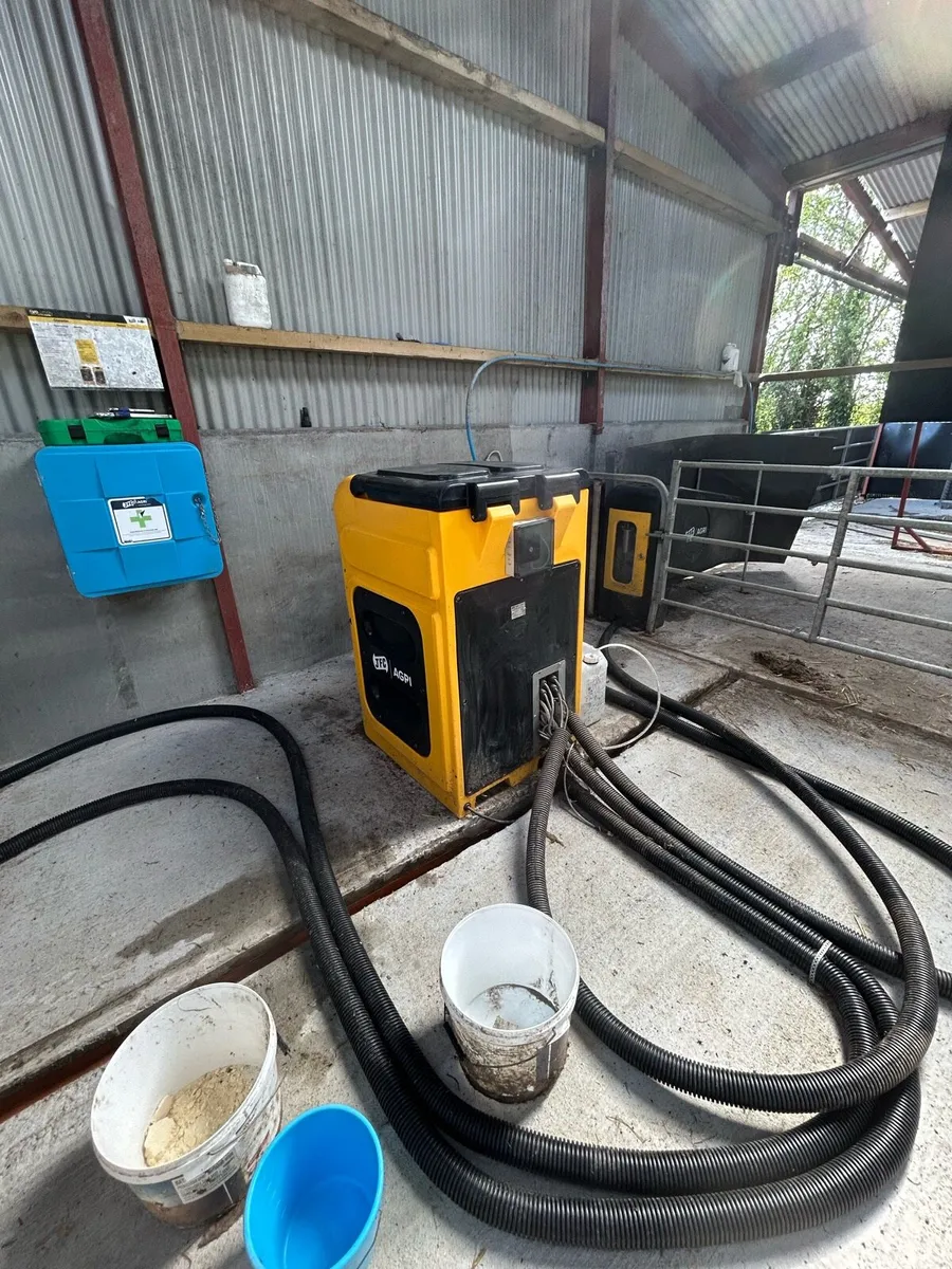 JFC calf feeder - Image 1