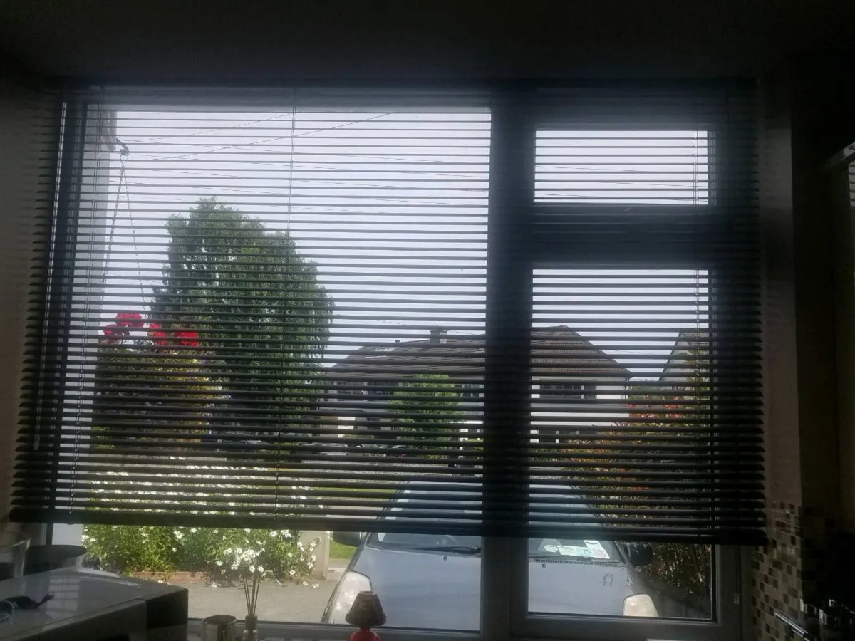 Venitian blinds - Image 1