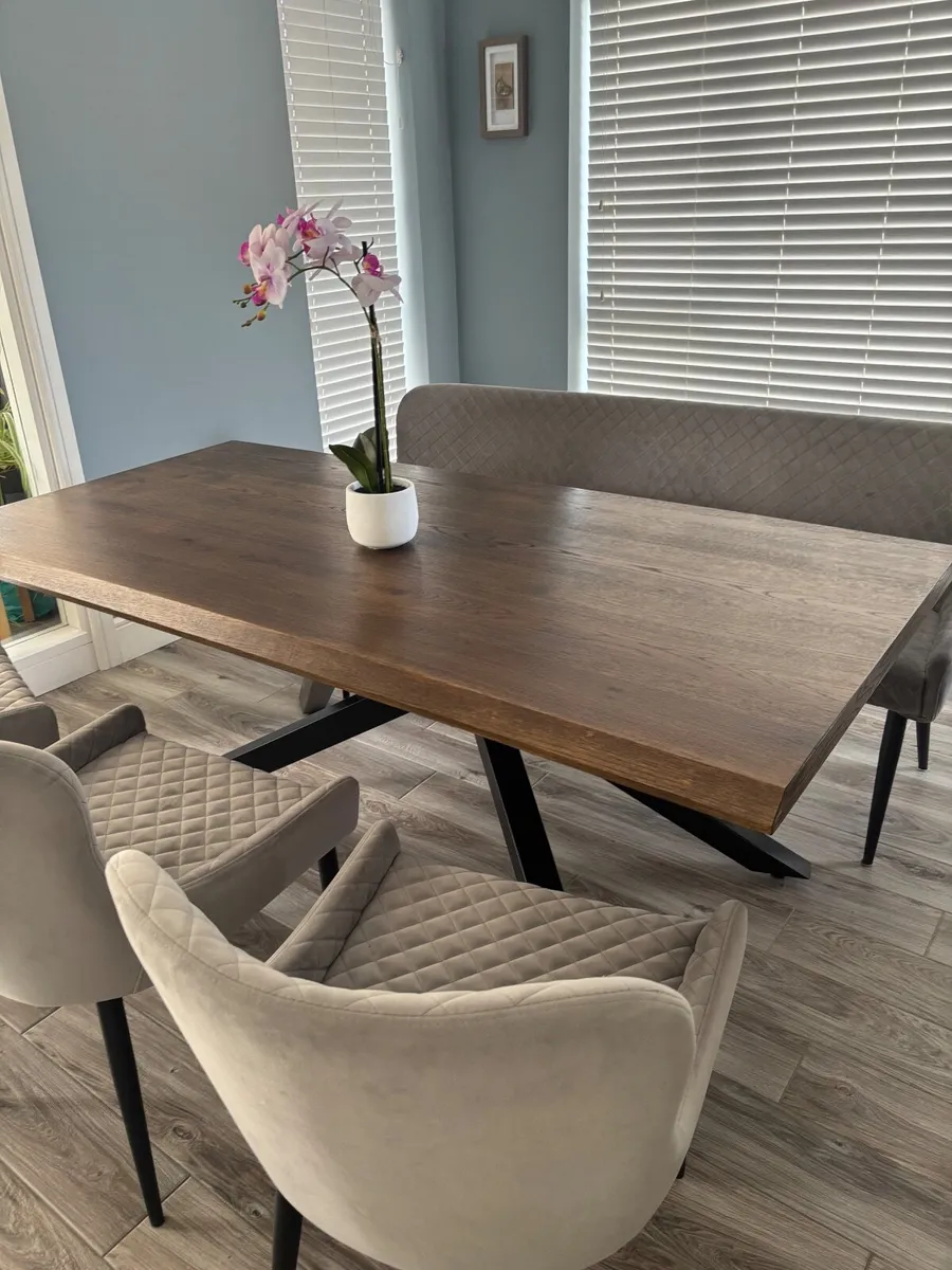Dining table and chairs - Image 1