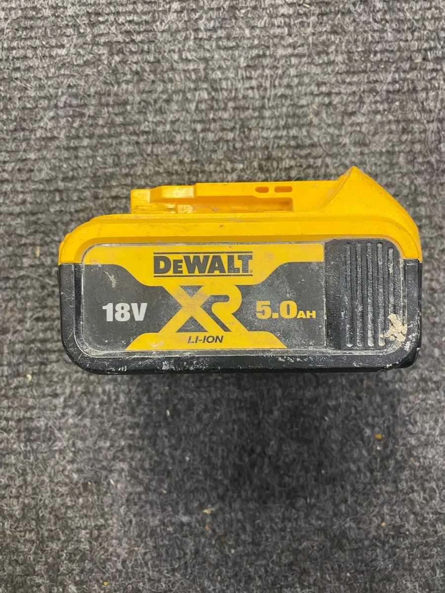 DeWalt 5Ah Battery - Image 1