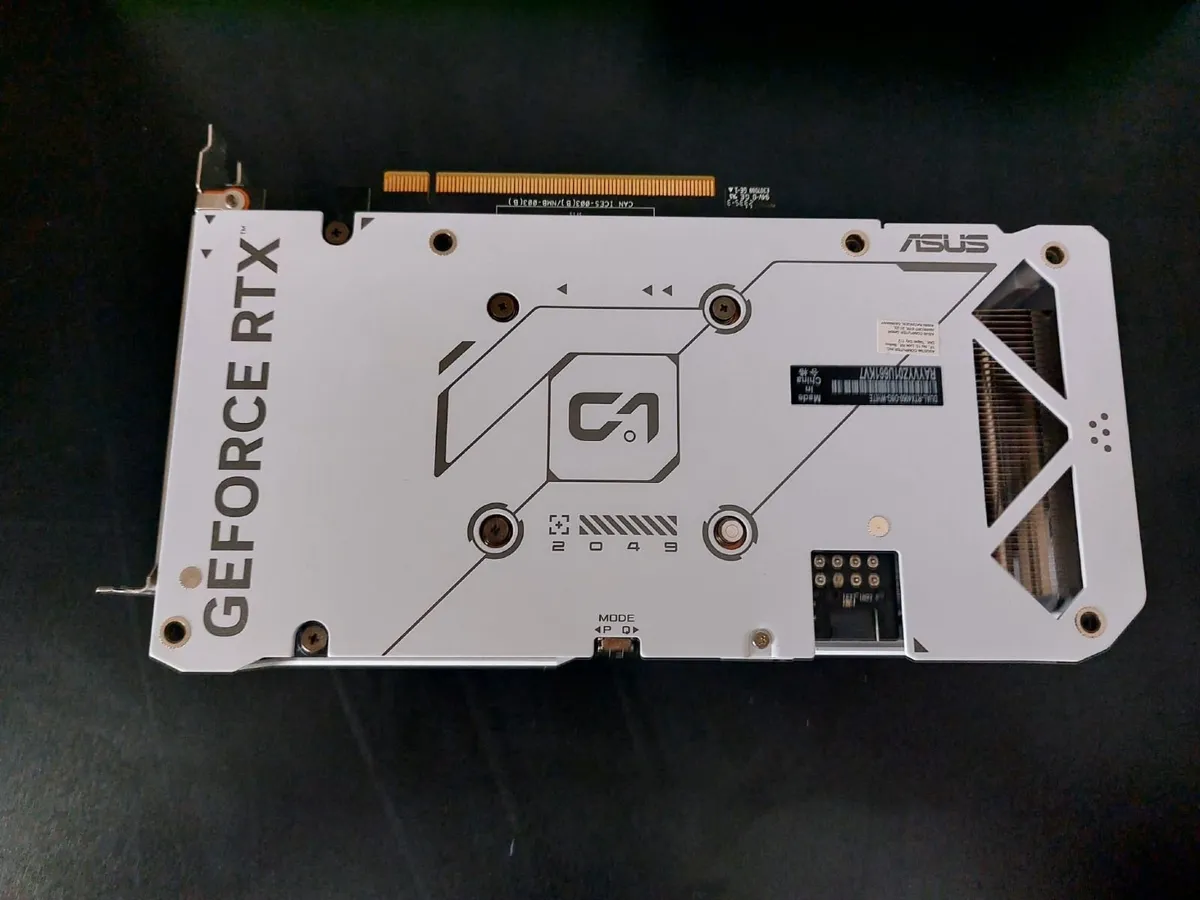 Asus GeForce RTX 4060 OC Edition White - Image 3