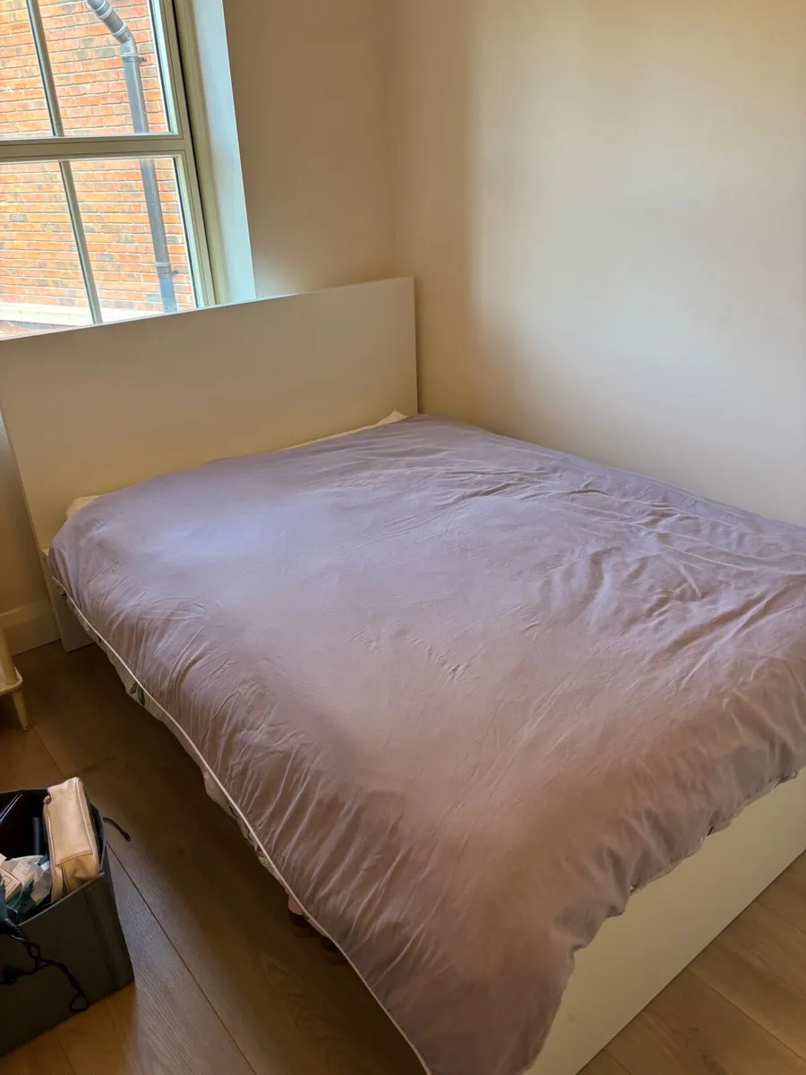 Double bed - Image 2