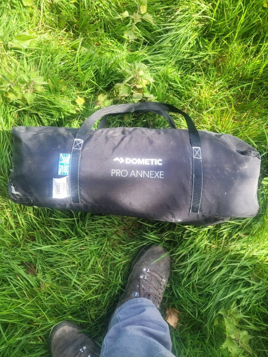 Caravan or van awning with annexe - Image 2