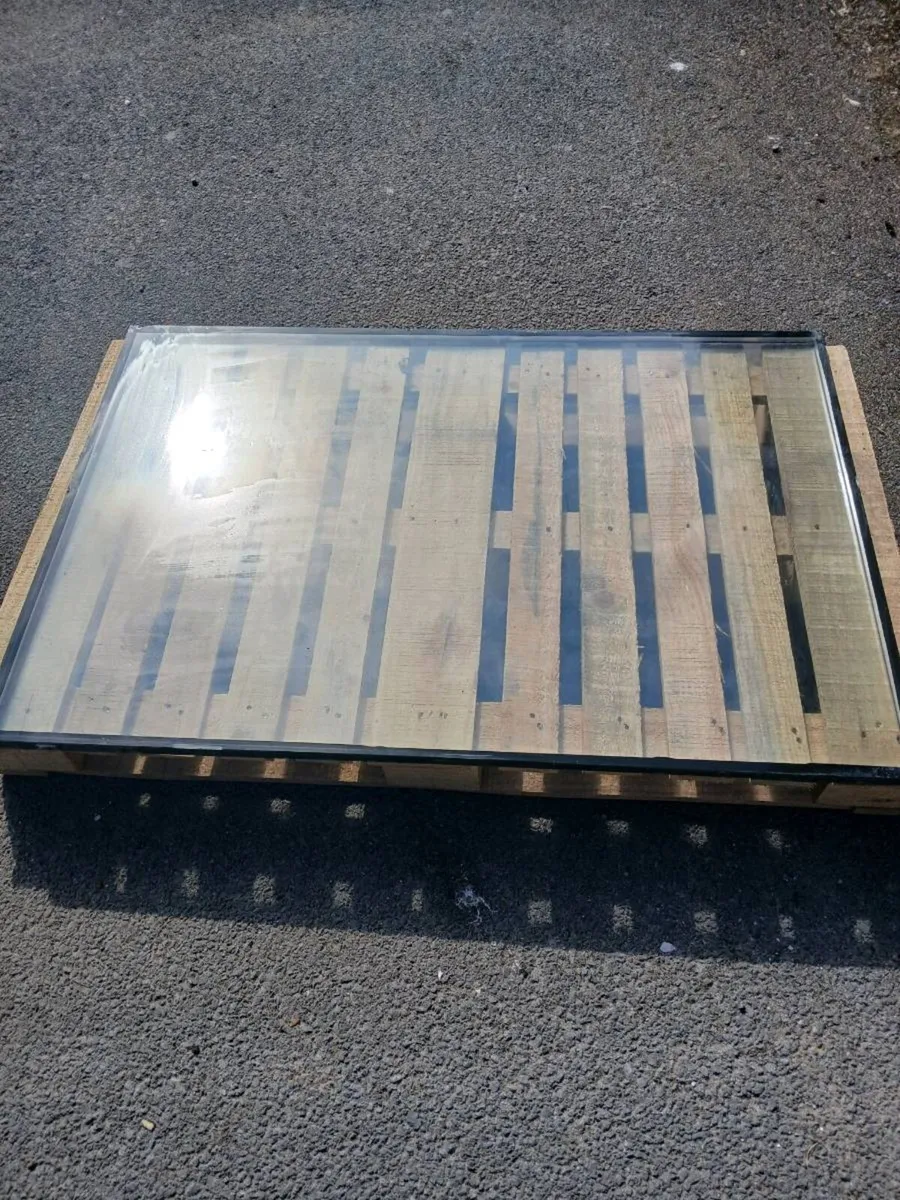 Pane of glass - Image 2