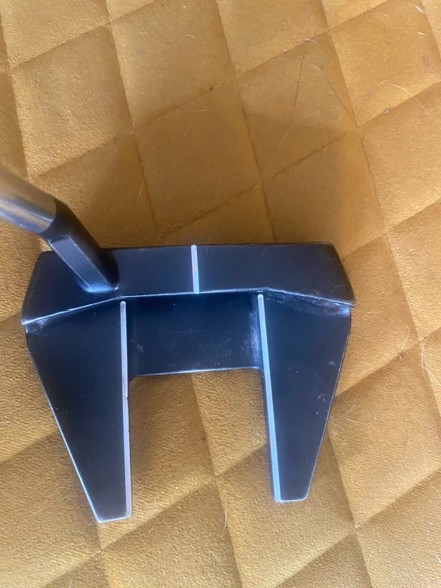 Odyssey Toulon Las Vegas Putter - Image 3