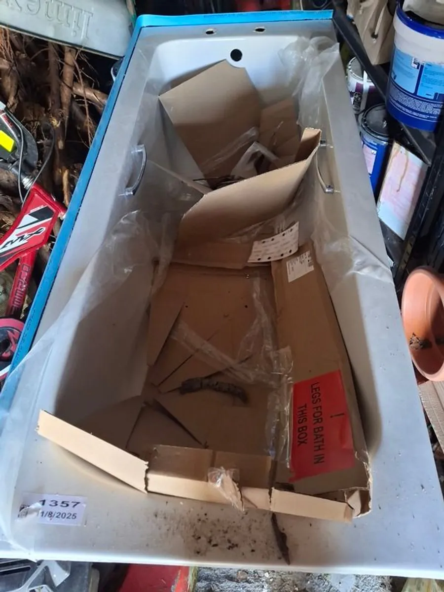 Baths for sale - Image 1