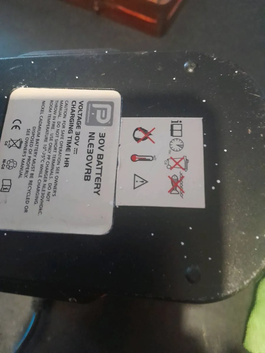 30v battery with charger - Image 3