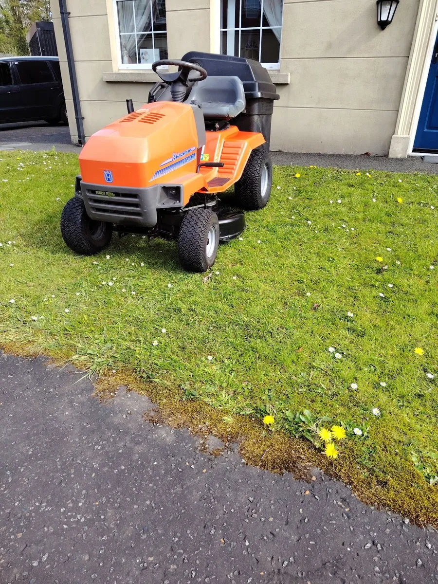 Husqvarna ride on lawnmower - Image 2