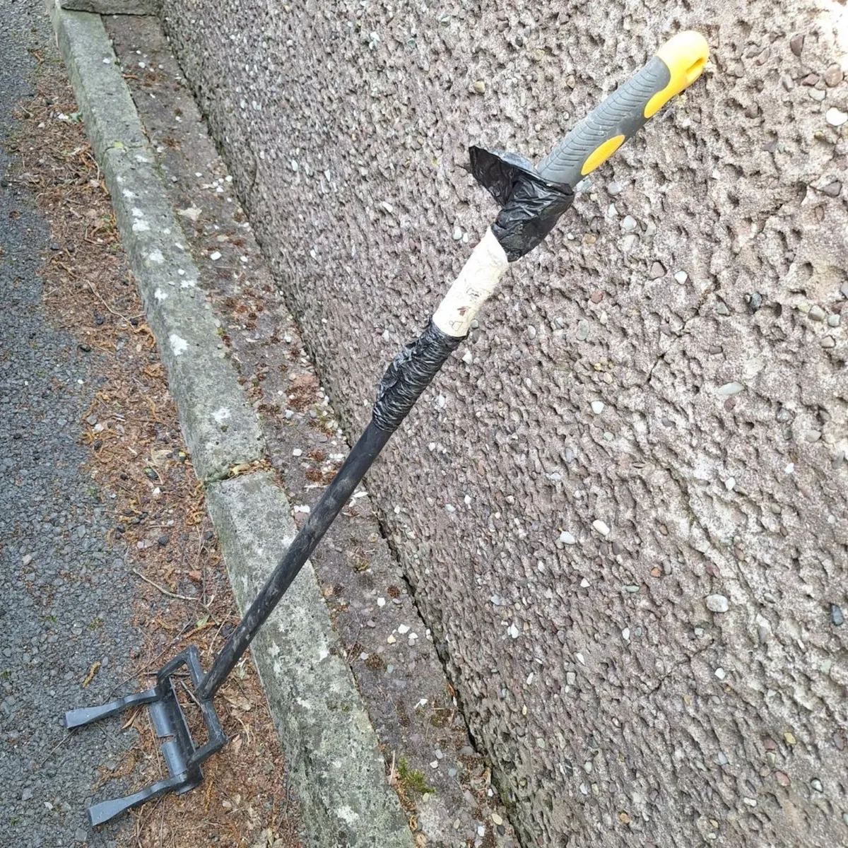 Roughneck Pallet Buster Demolition Bar 43" (1100mm - Image 1