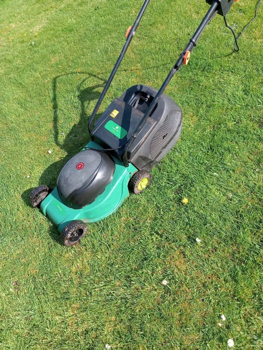 Electric lawnmower - Image 1
