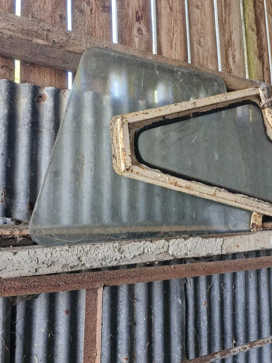 David Brown 995 Door & Cab Side Glass - Image 3