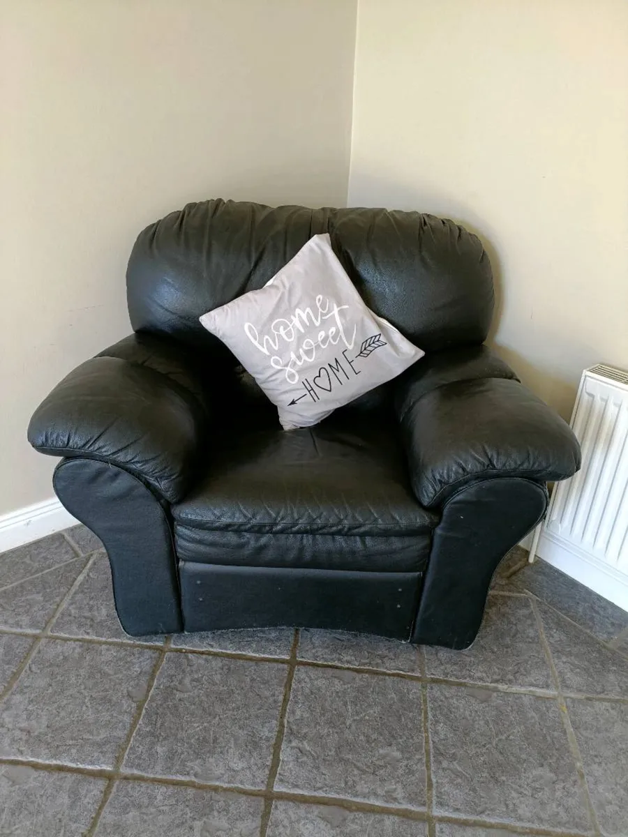 Furniture Suite - Image 2