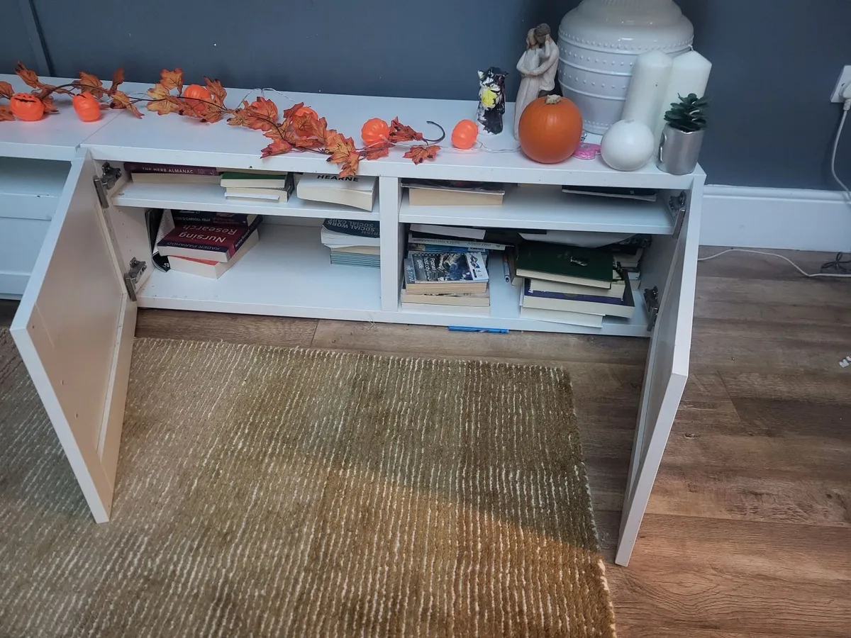 Display and wall mounted storage - Image 3