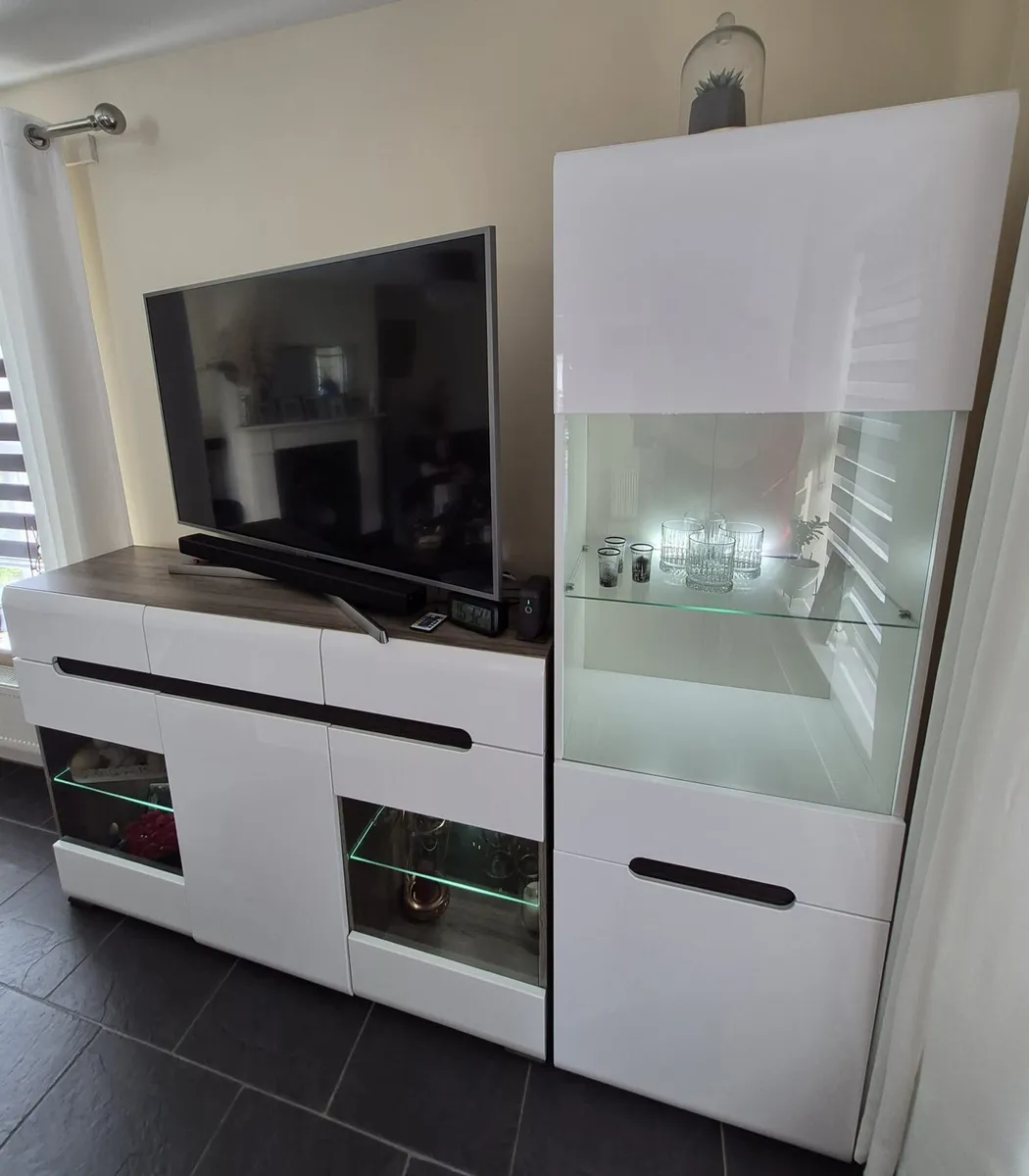 Furniture set for sale - Image 1