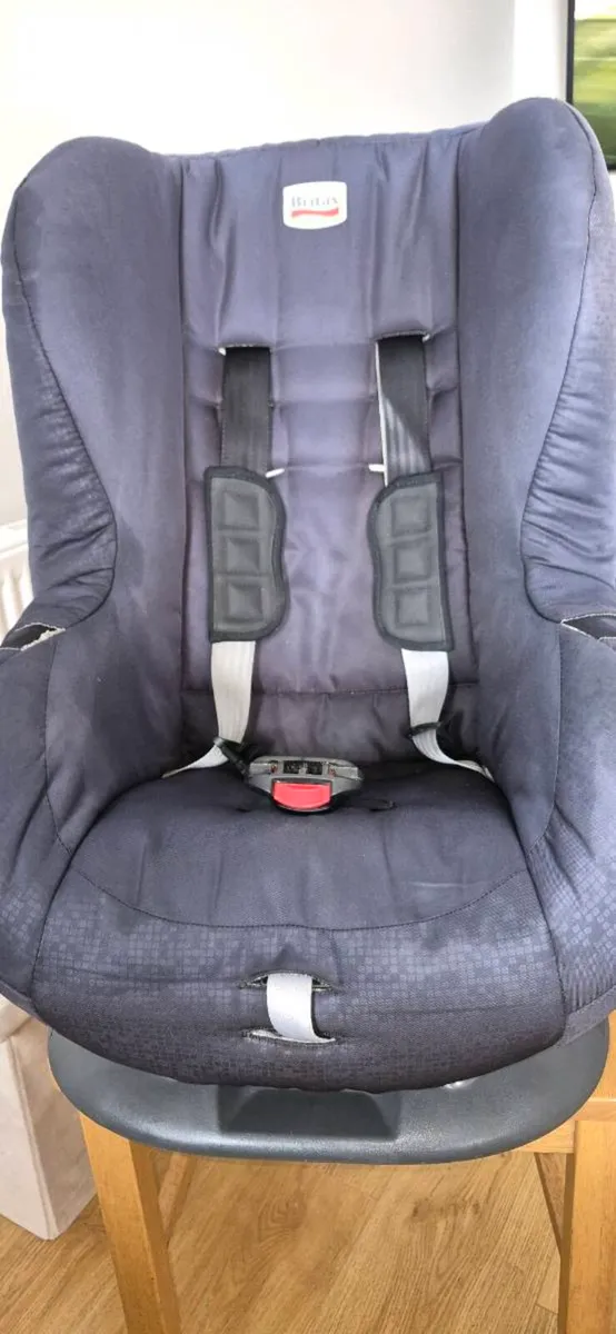 Britax Reclining Car Seat - Image 1