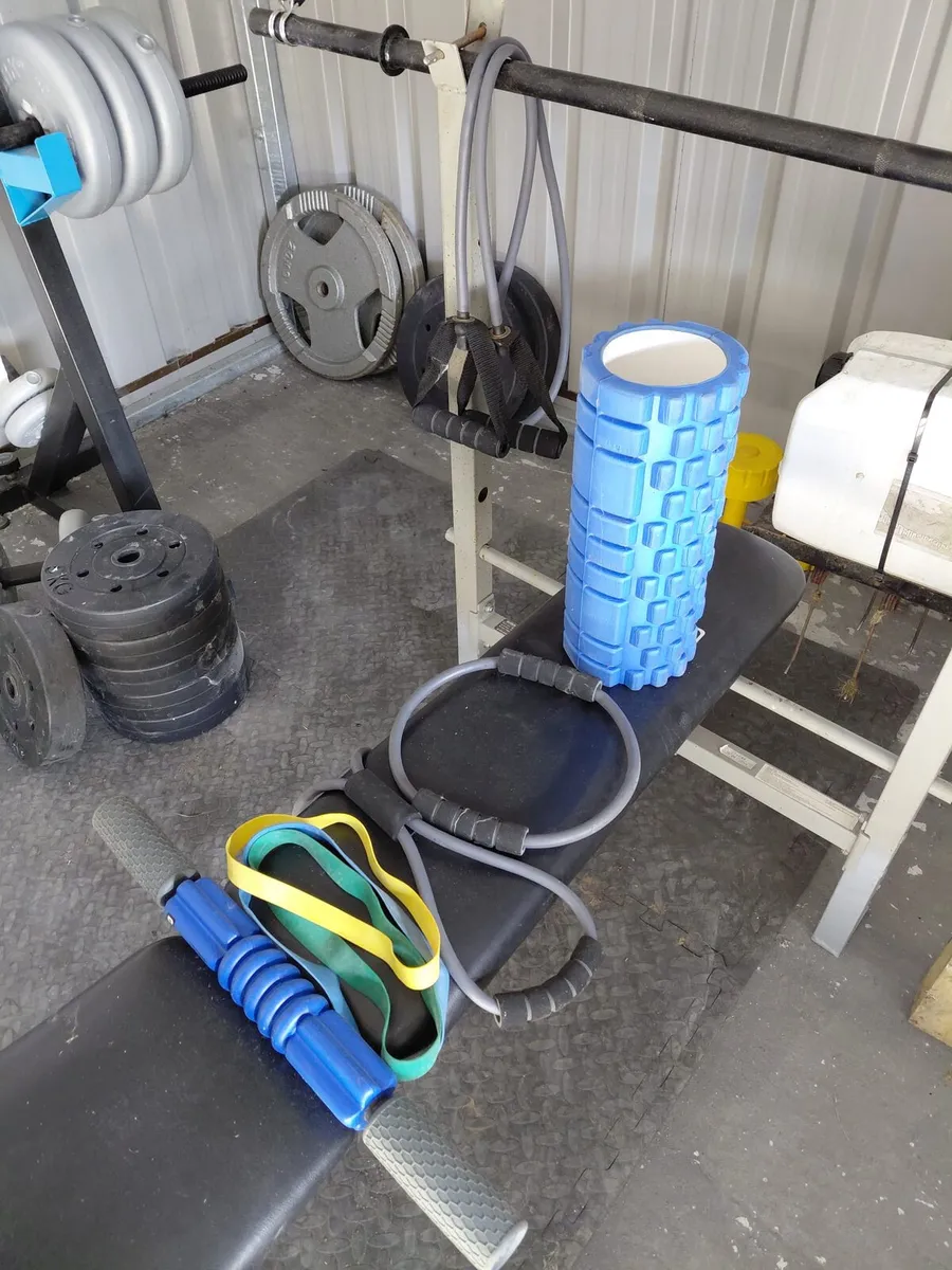 Gym rack and bench - Image 2