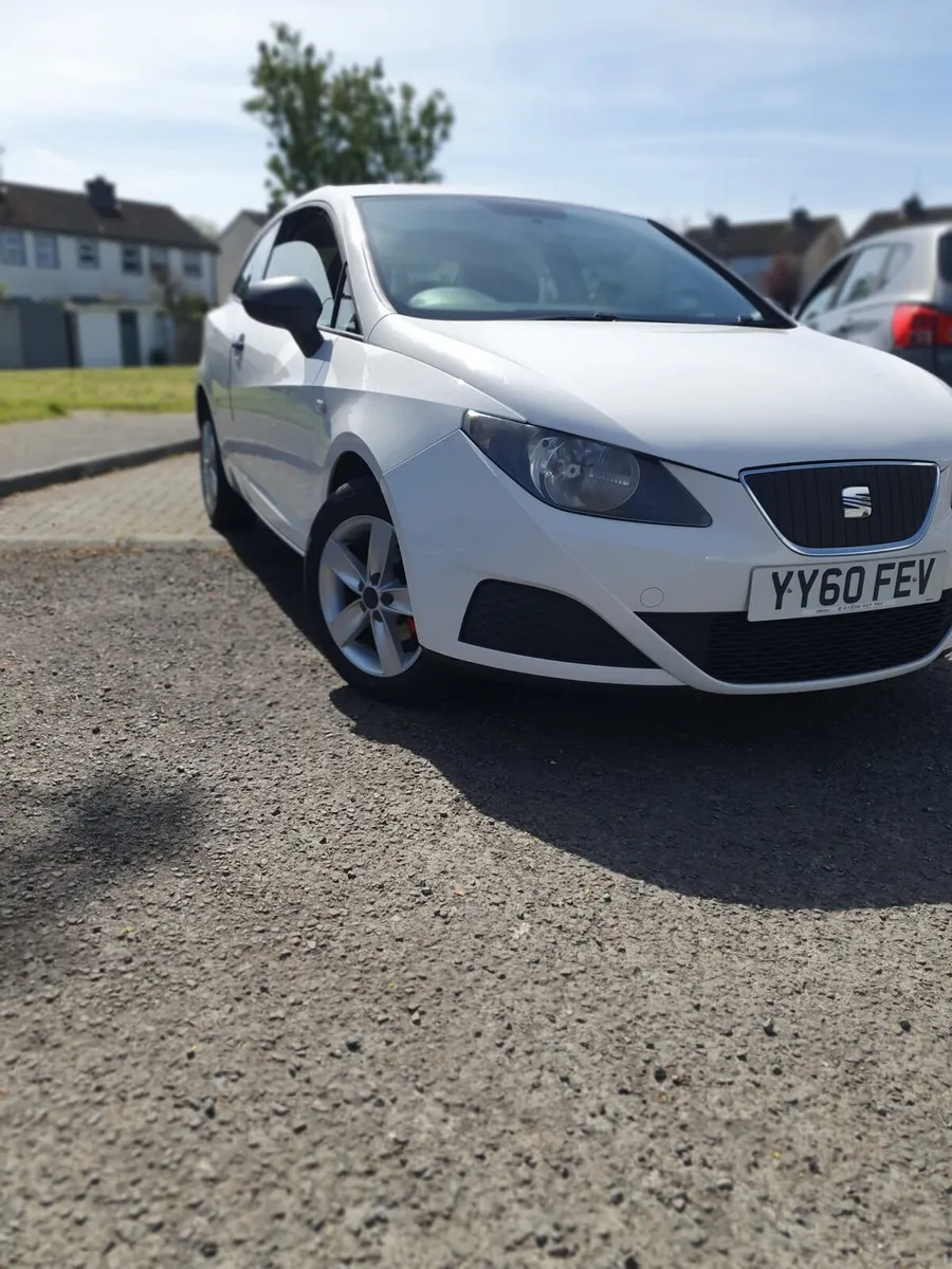 SEAT IBIZA 2010 - Image 1