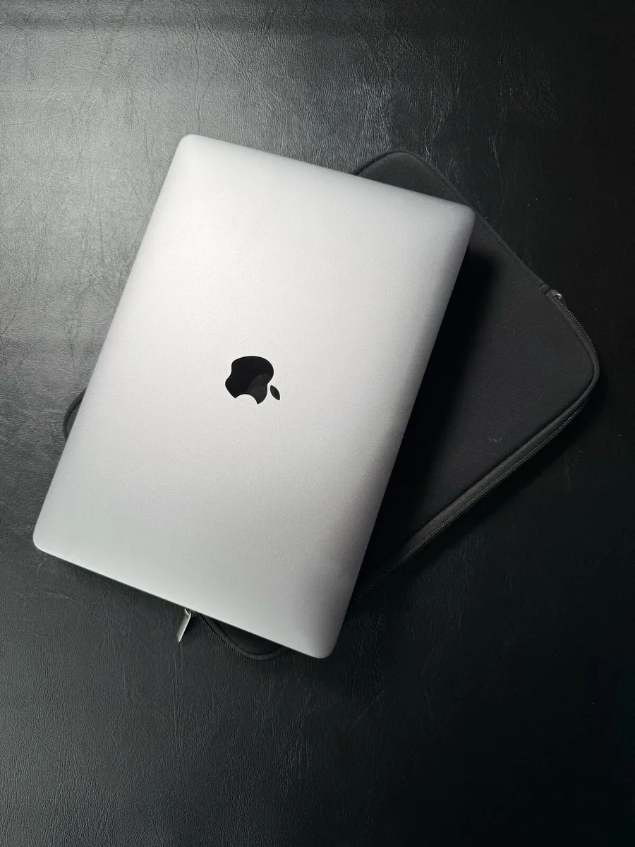 MacBook Pro 13” 2017 - Image 2