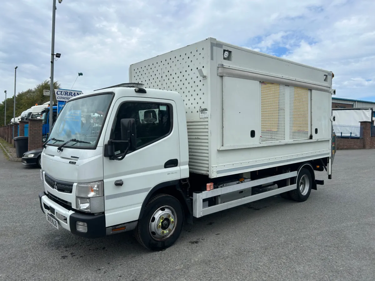 2019 Mitsubishi canter 7.5 ton caged tipper - Image 2