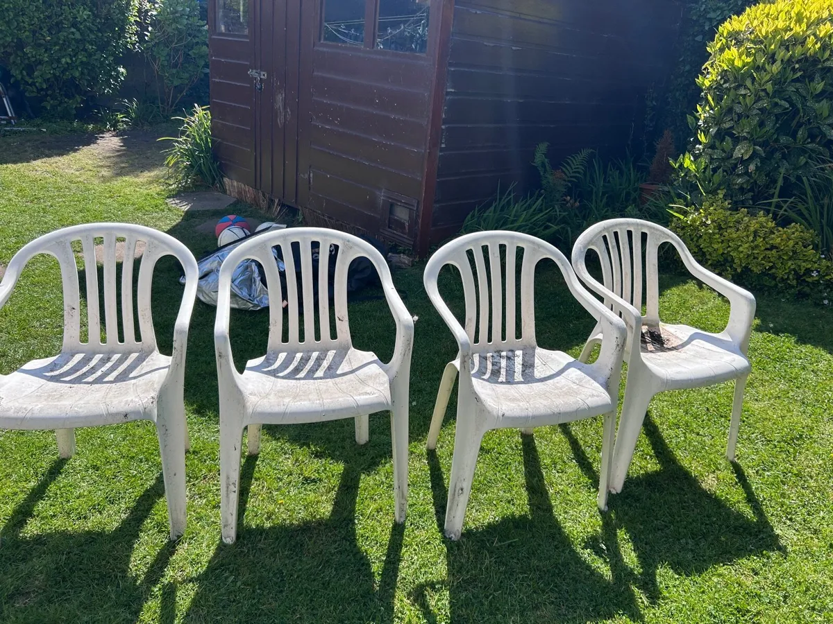 4 white Garden chairs - Image 3