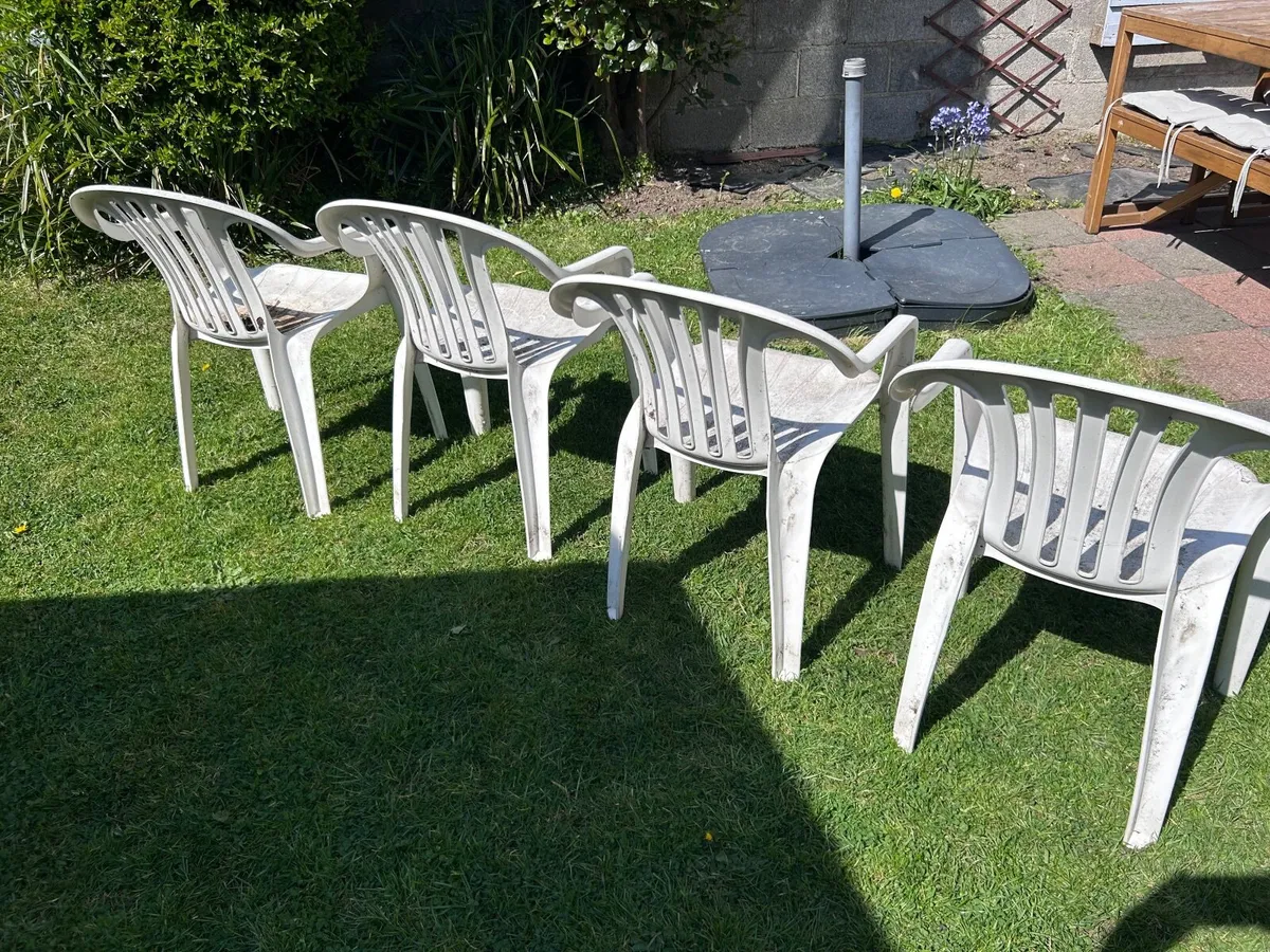 4 white Garden chairs - Image 4