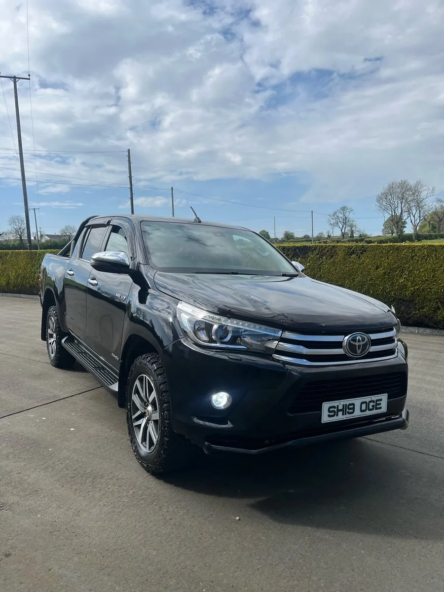 Toyota Hilux - Image 1