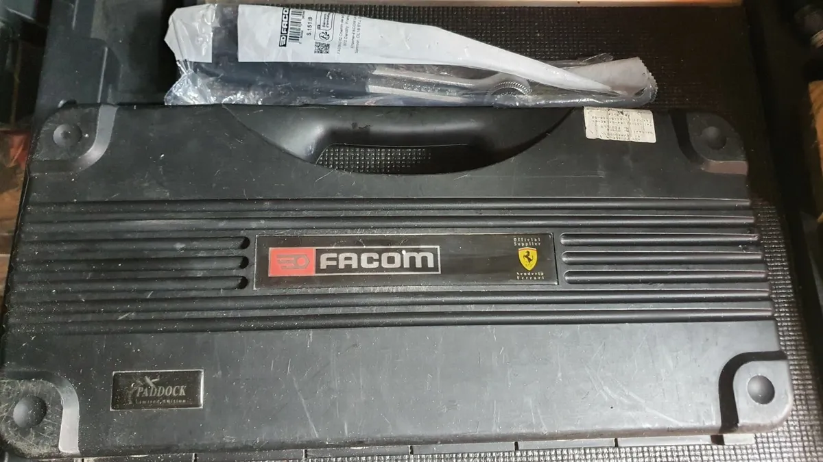 FACOM 1/4" + 1/2" Ratchet Socket Set - Image 2