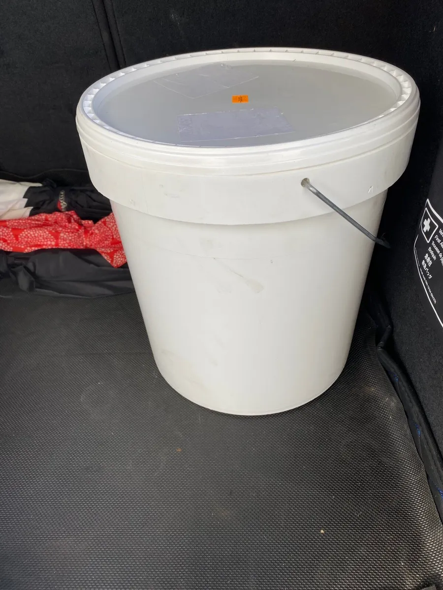 Strong 25litre buckets & lids & storage barrells - Image 1