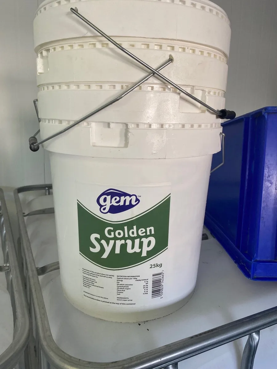 Strong 25litre buckets & lids & storage barrells - Image 3