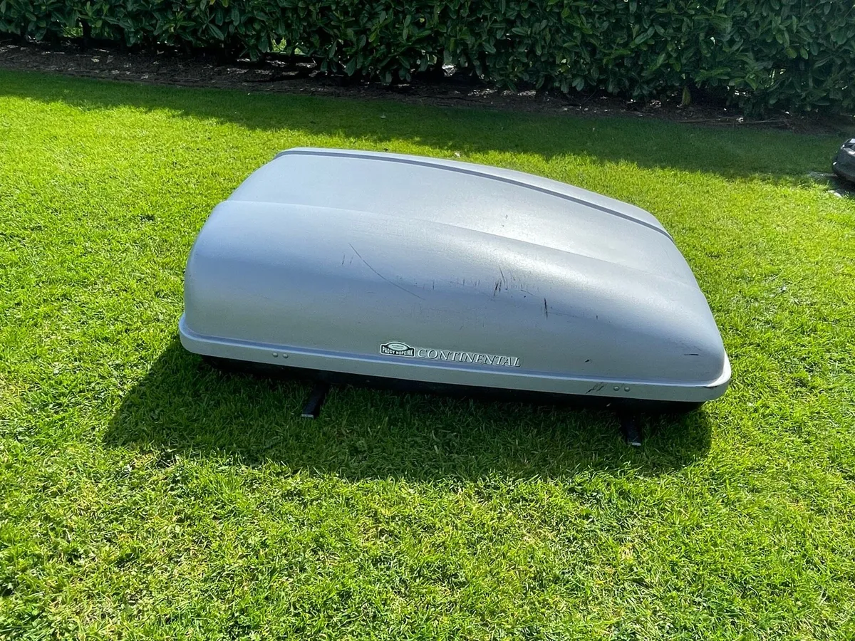 Roof box - Image 1