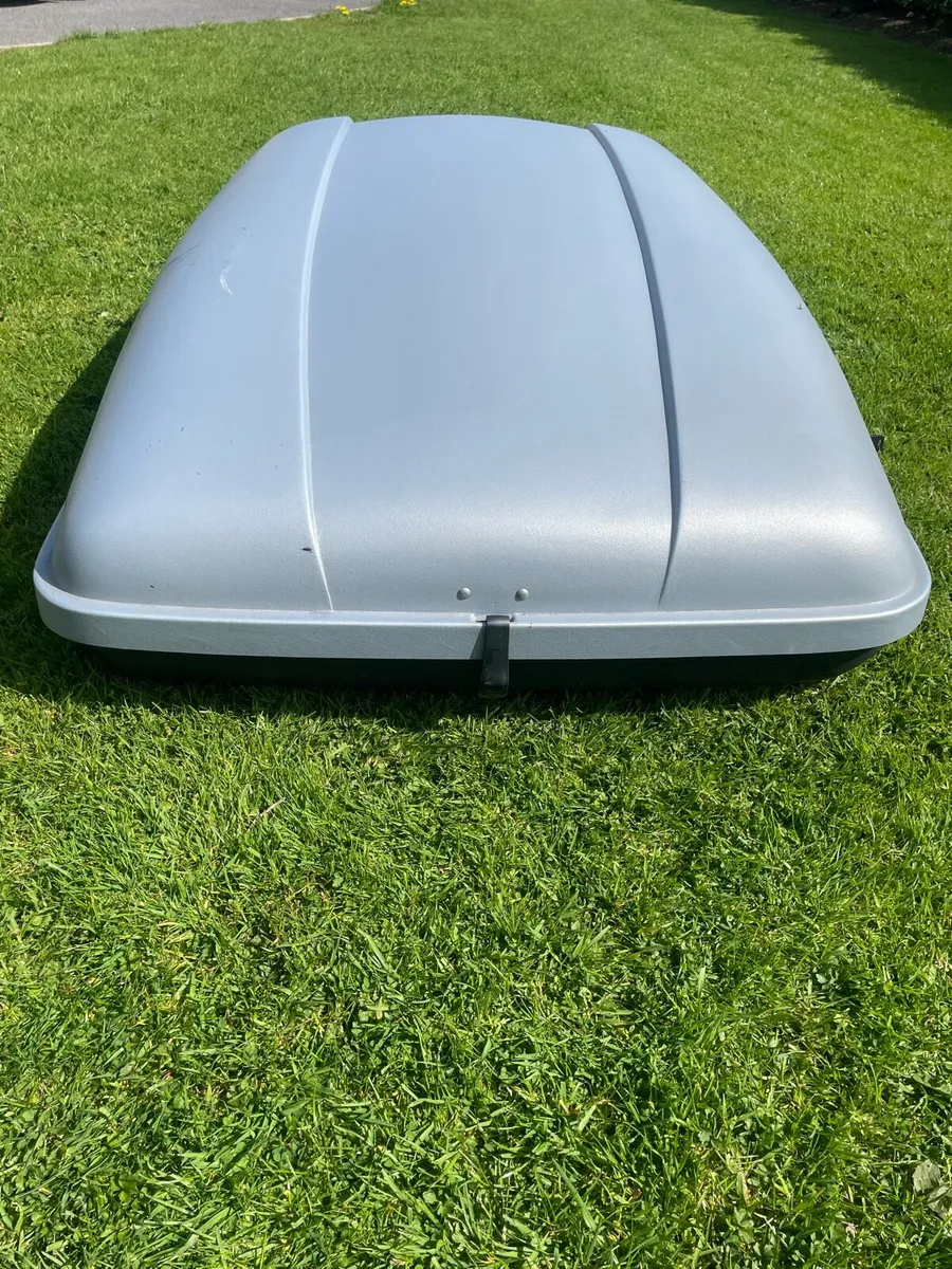 Roof box - Image 2