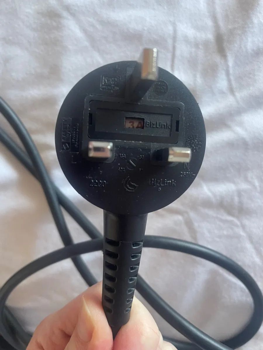 Dyson supersonic hairdryer - Image 3