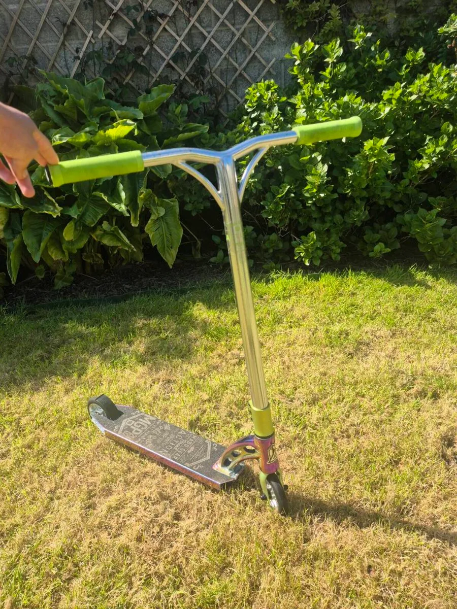 Stunt scooter - Image 1
