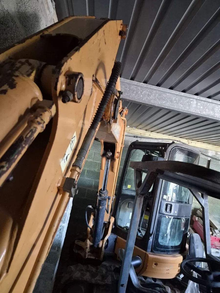 Case CX 40 B zero tail digger - Image 2