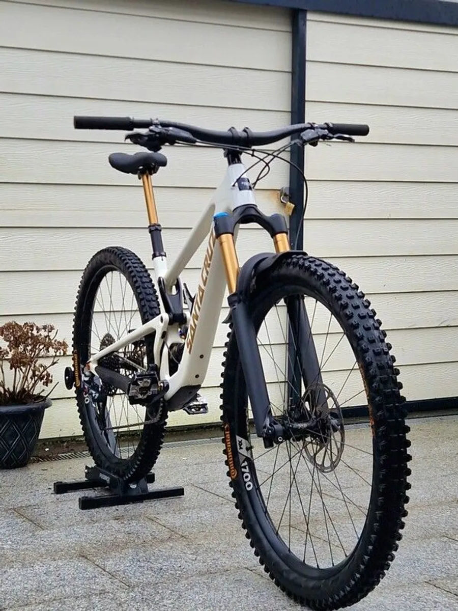 Santa Cruz Tallboy V4 - Image 1