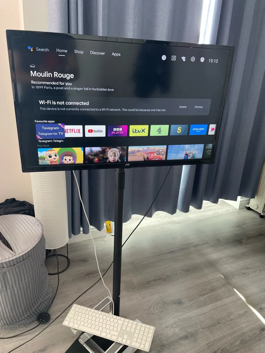 Android TV with stand - Image 1