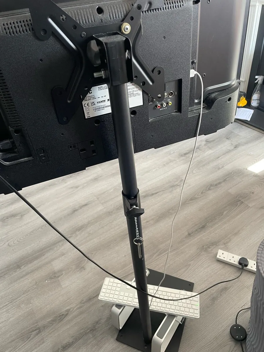 Android TV with stand - Image 2