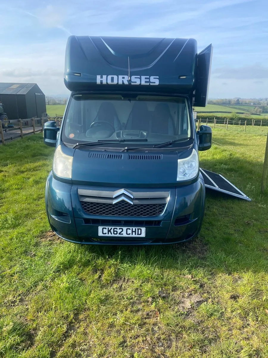Part Exchange 3.5 tonnes 2 stall Horsebox - Image 1