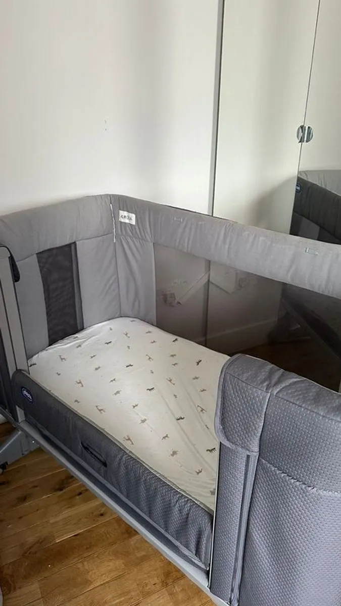 Chicco Next2Me Forever Bedside Crib & Cot - Image 1