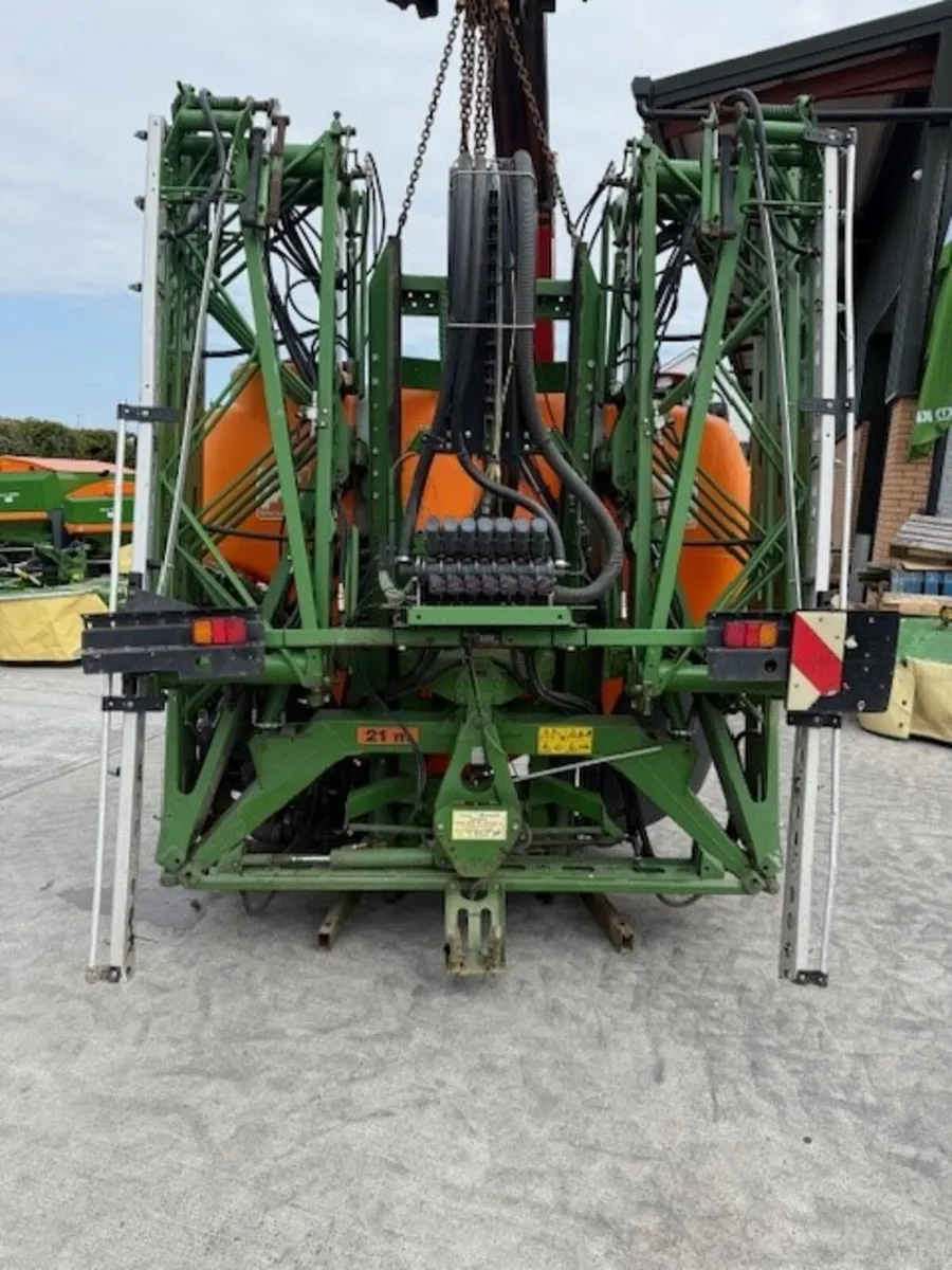 Used Amazone UF1201 21m Sprayer - Image 3