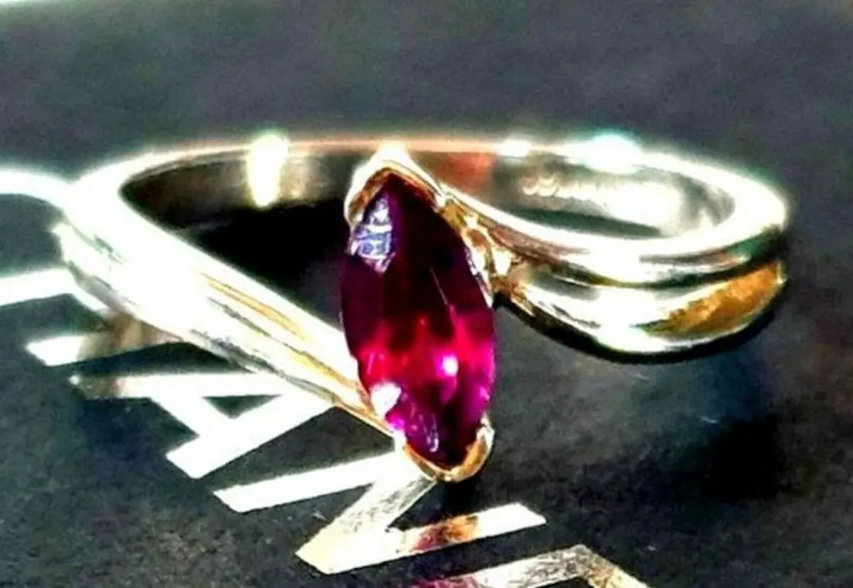 Vintage Hallmarked 18k 'Boro' Amethyst Ring - Image 2
