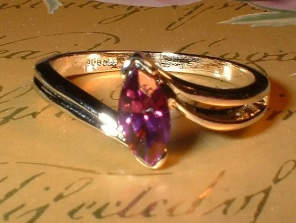 Vintage Hallmarked 18k 'Boro' Amethyst Ring - Image 1