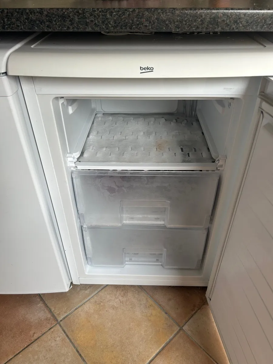 Beko under counter freezer - Image 2